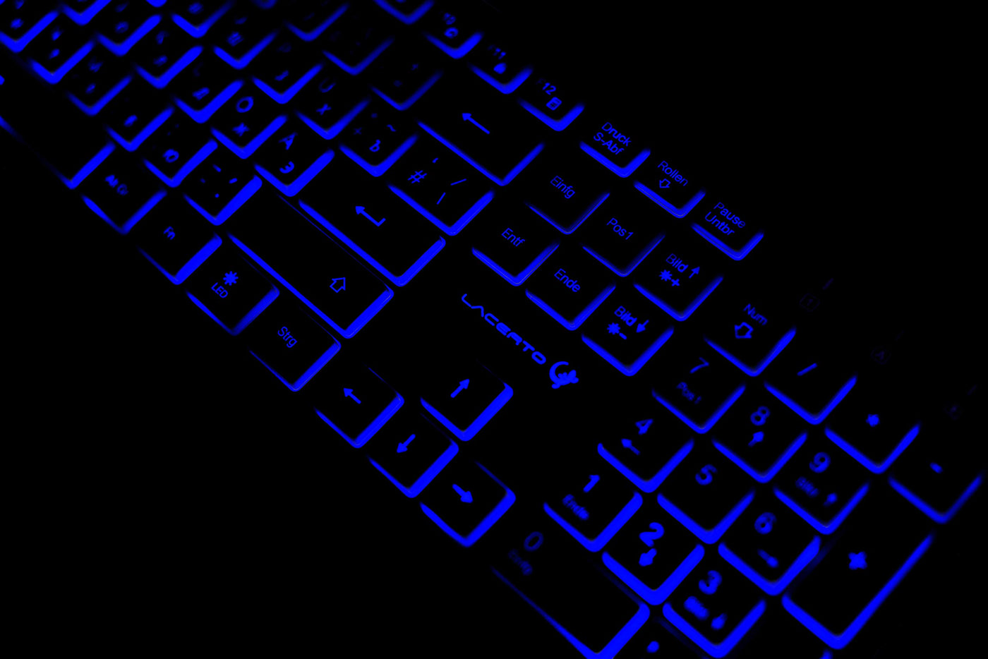 Lacerto® | Bilinguale Russisch-Deutsche beleuchtete Tastatur, USB, Spritzwassergeschützt, Deutsch + Russisch, Russian-German Illuminated Multimedia Keyboard | SPECTRUM-DR500