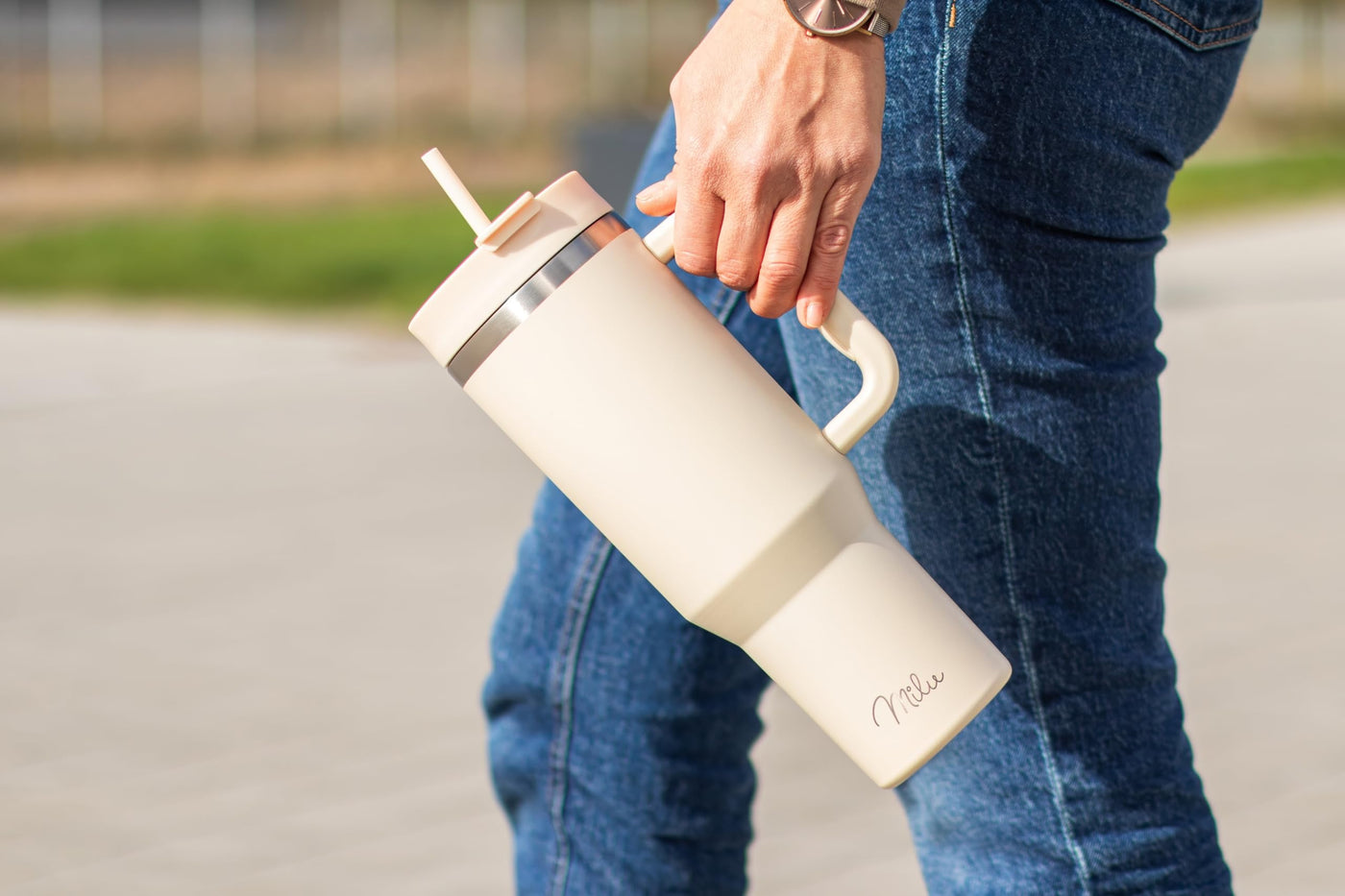 Milu Thermobecher 1200ml mit Strohhalm und Henkel – 48h Eis/24h kalt/12h heiß Edelstahl Tumbler 40oz mit Griff - Isolierbecher to go - Isolierflasche Trinkflasche doppelwandig isoliert (Beige, 1,2L)