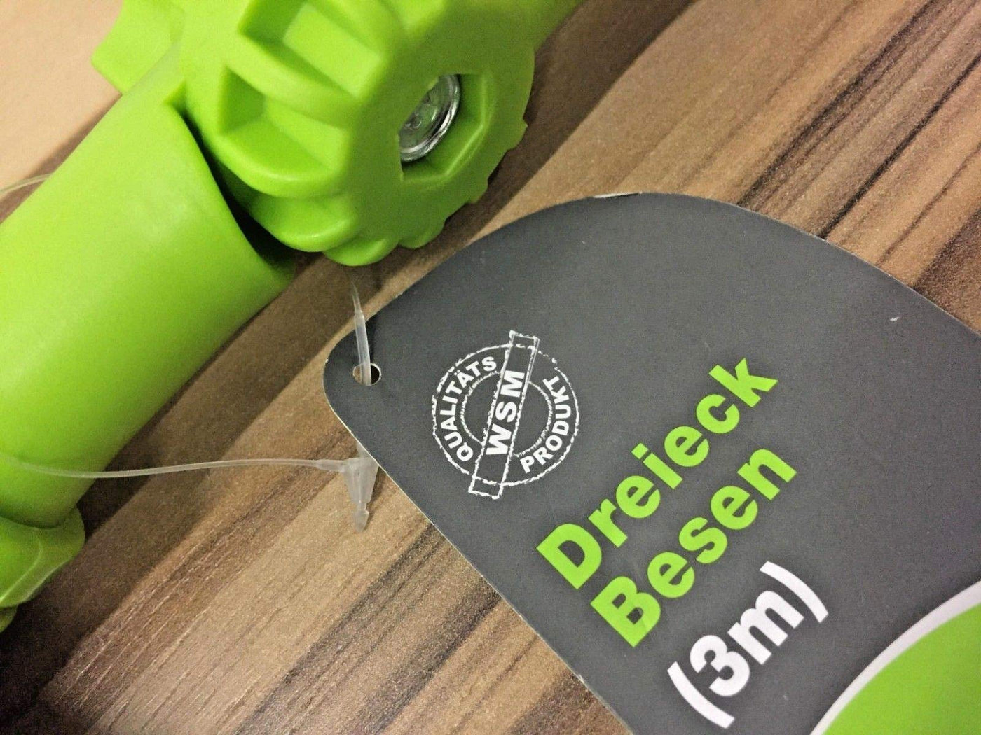 Neustanlo | Eckbesen mit Teleskop | 3,25 Meter | mit Schraubgewinde | Kunststoffborsten | Farblich Sortiert | Dachrinnenbesen Dreieckbesen mit Teleskopstange