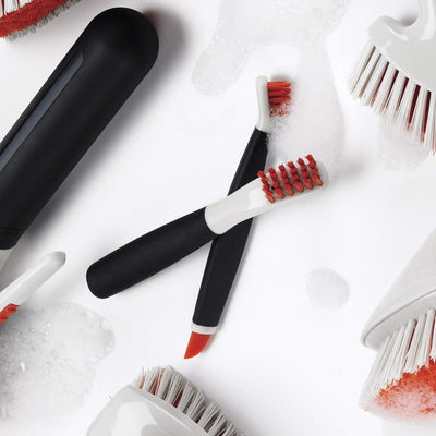 OXO Good Grips Bürsten-Putzset zur Tiefenreinigung – orange