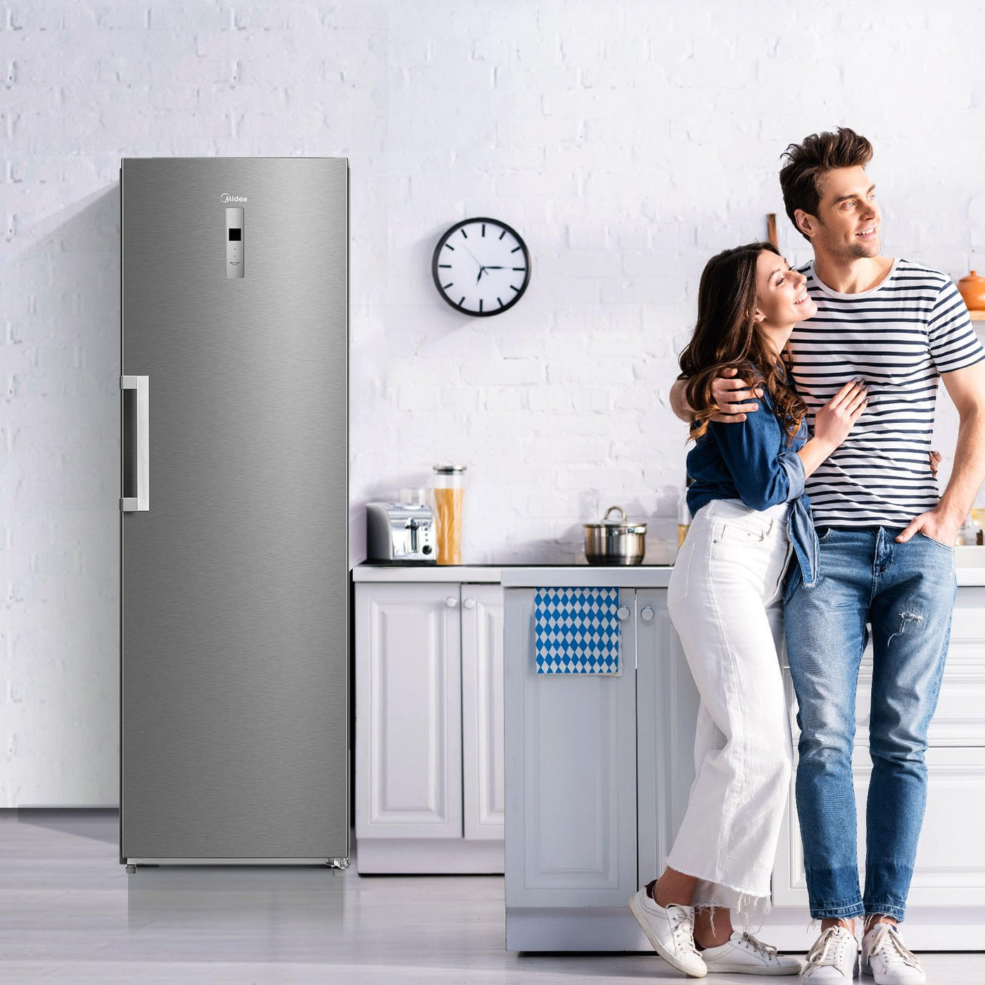 Midea MDRU385MTC02 Gefrierschrank/Kühlschrank/272L/185 cm hoch/NoFrost/Flexible Kühl- und Gefrierfunktion/Superkühl/Große Fächer/Zero Clearance/Easy Open Handgriff/Wechselbarer Türanschlag/Inox