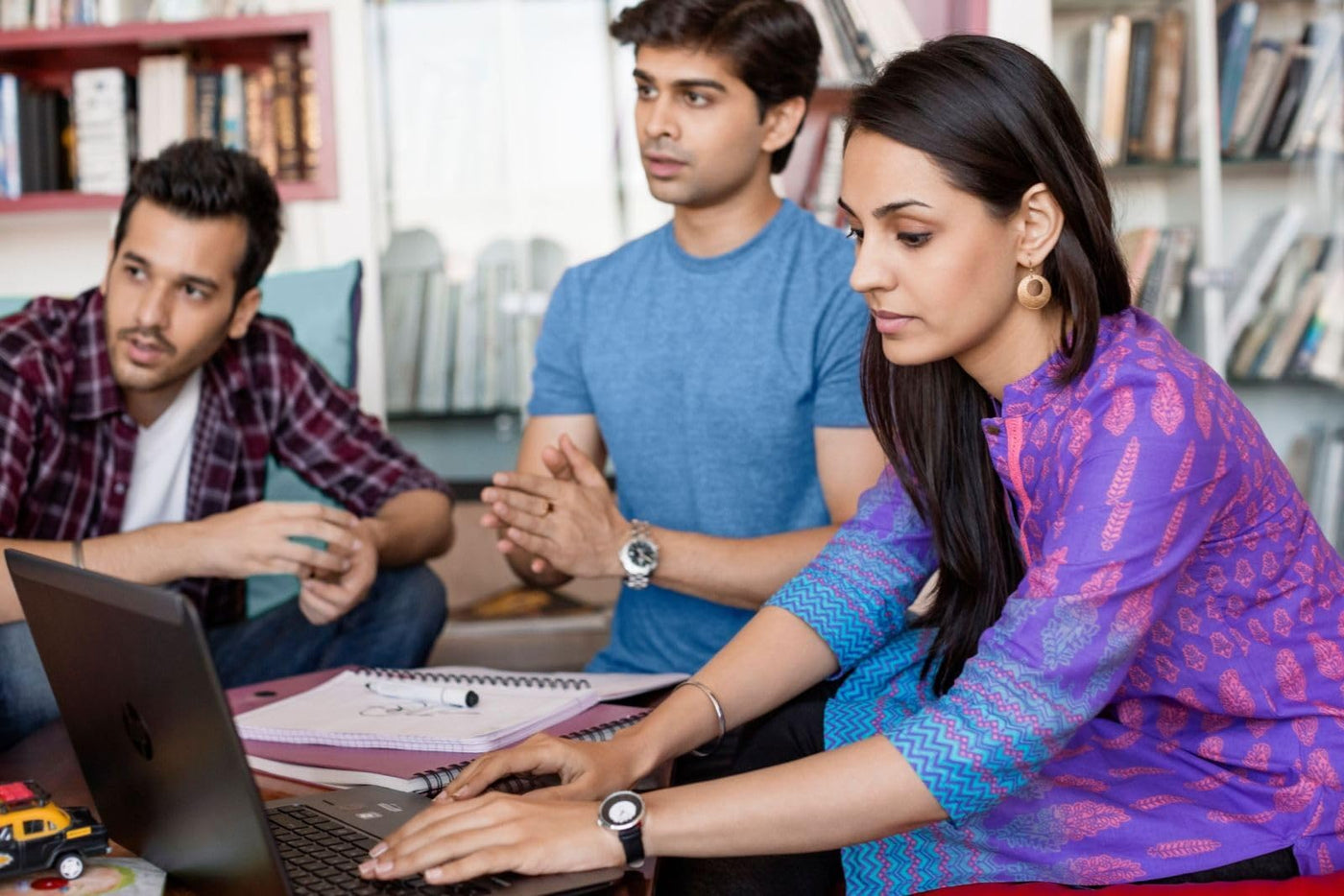 HP EliteBook 630 G10 Notebook - Intel Core i5 1335U / 1.3 GHz - Win 11 Pro - Iris Xe Graphics - 8 GB RAM - 256 GB SSD NVMe - 33.8 cm (13.3") IPS 1920 x 1080 (Full HD)