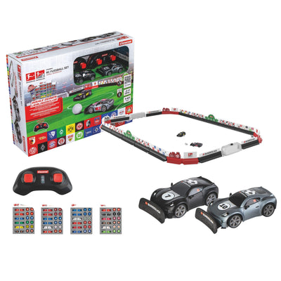 Carrera RC Fahrzeug Bundesliga Soccer Set I Spielfeld mit 2 Mini-RC-Autos – Tore, Ball, Sticker & Banden I Rennaction trifft Fußballspiel I Für Kinder ab 6 Jahren