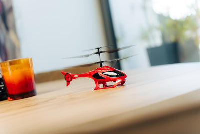 Carson Cyber Copter IR 2Ch RTF rot - Helikopter, Hubschrauber, für Einsteiger, RC Heli, ferngesteuertes Spielzeug, Remote Controled