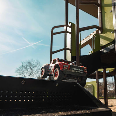 ARRMA Mojave Grom Ferngesteuertes Auto, RC Auto 1/18, Brushless Motor über 30 km/h, inkl. Akku und Zubehör, Rot-Schwarz, ARA2104T1