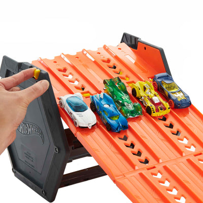 Hot Wheels HGK41 - Rollout Raceway Trackset, lässt Sich zu Einer fünfspurigen Rennstrecke ausrollen, Aufbewahrungsbehälter, Spielzeug Autorennbahn für Kinder ab 4 Jahren