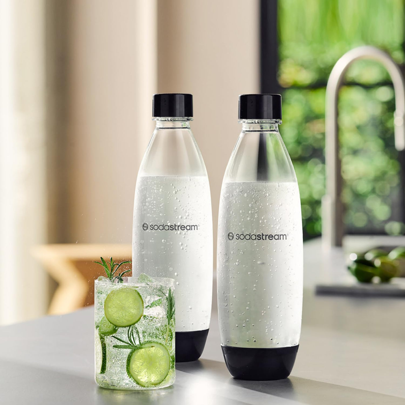 SodaStream 1L BPA-freie FUSE Kunststoffflasche schwarz | Spülmaschinengeeignet | Kompatibel mit DUO, E-DUO, Terra, uvm. | 2er-Pack