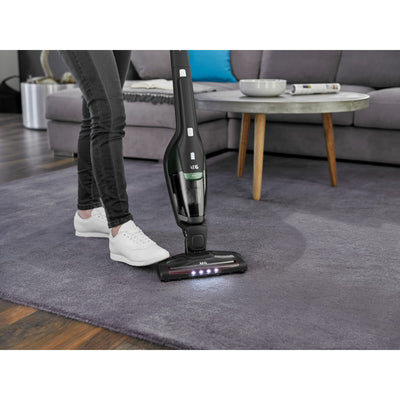 AEG Ergorapido CX7-2-45MÖ 2in1 Akku Staubsauger/50% Recyclingmaterial/beutellos/bis zu 45 min Laufzeit/freistehend/180° Drehgelenk /Bürstenreinigungsfunktion/LED-Lichter/18.5W/ 0.5L/schwarz,grün