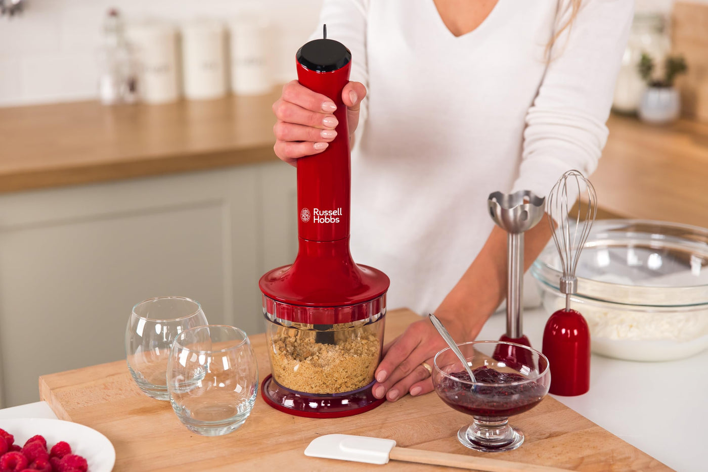Russell Hobbs Stabmixer [3-in-1: Pürierstab/Zerkleinerer, Mixer- & Schneebesenaufsatz] Desire Rot (BPA-freies & spülmaschinenfestes Zubehör, für Smoothie, Suppen Saucen, Joghurt Babynahrung) 24700-56