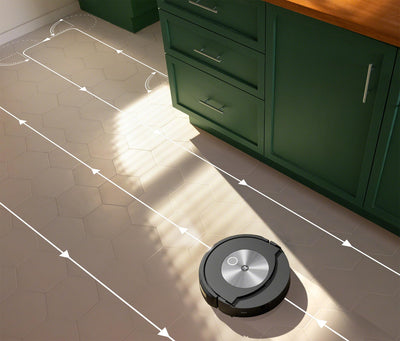 iRobot Roomba Combo j7+ (c7556) Saug- und Wischroboter mit autom. Absaugstation. Objekterkennung/-vermeidung, Kartierung, 4-Stufen-Reinigung, Raum-/ Bereichsreinigung, Sprachassistent, Farbe: Navy