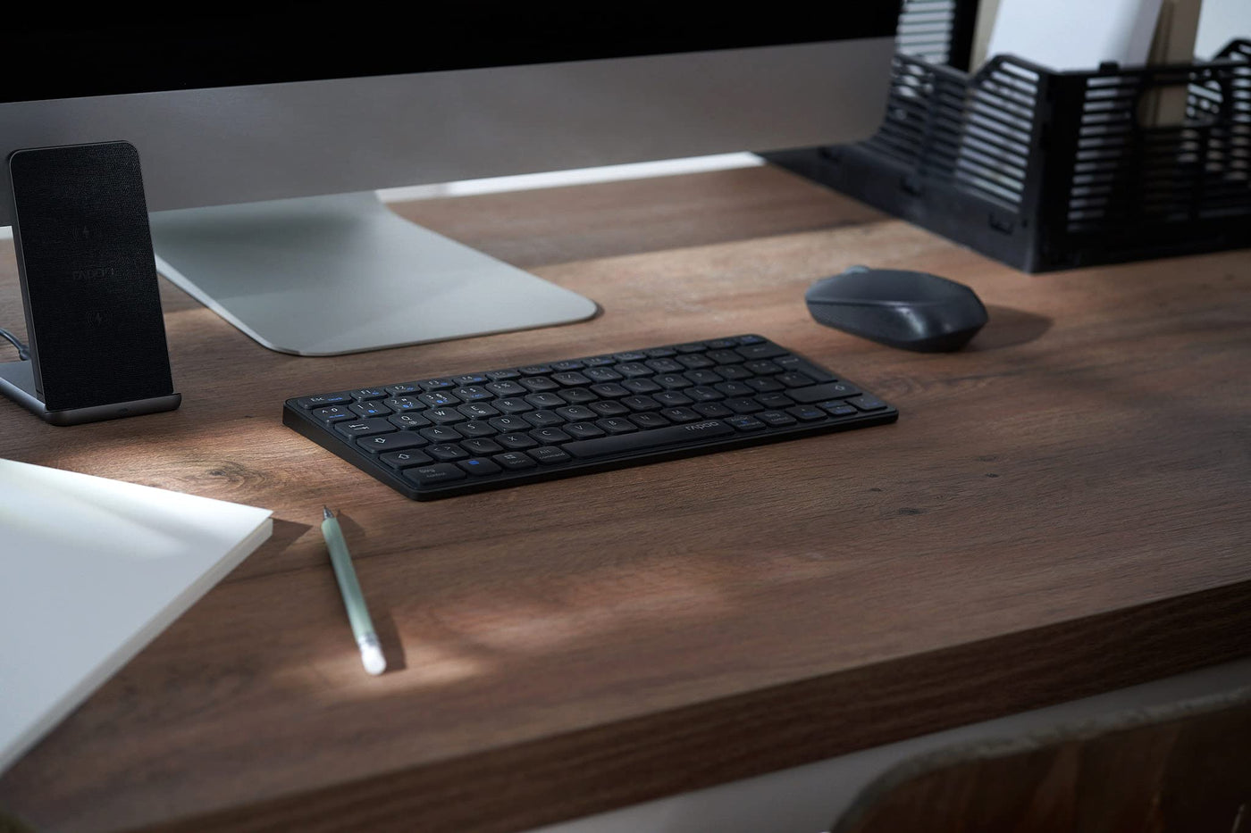 Rapoo 9600M kabelloses Tastatur-Maus Set Wireless Deskset 1300 DPI Sensor wiederaufladbarer Akku flaches Aluminium Design DE-Layout QWERTZ PC & Mac - dark grey