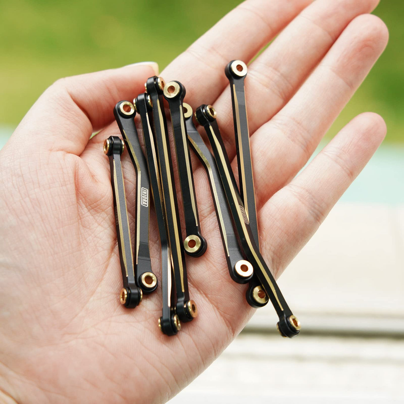 INJORA Chassis Lenker Sat mit Hoher Bodenfreiheit Messing Schwarze Beschichtung Link für 1/18 TRX4M Defender Bronco Upgrade Parts RC Crawler Tuning, 48g