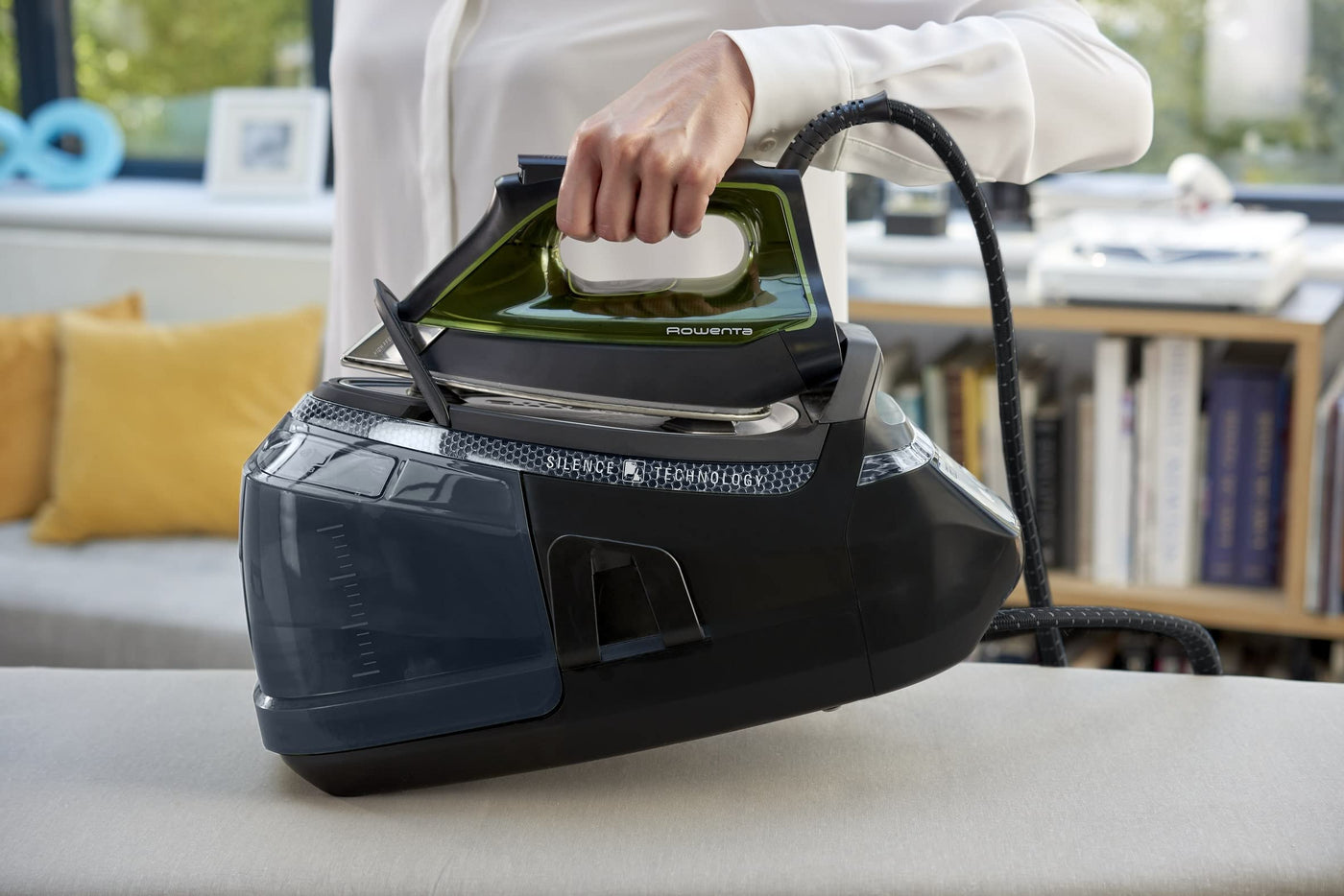 Rowenta DG9248F0 Silence Steam Pro DG9248 Dampfbügelstation, 2800, 1.3 liters, Schwarz/Grün