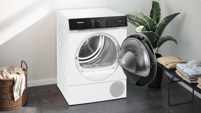 Siemens WQ45H2BECO, iQ500, Smarter Wärmepumpentrockner 9 kg, Selbstreinigender Kondensator, autoDry, speedPack, Reversierende Trommel, Nachlegefunktion, halbe Beladung, Trommelinnenbeleuchtung, Weiß