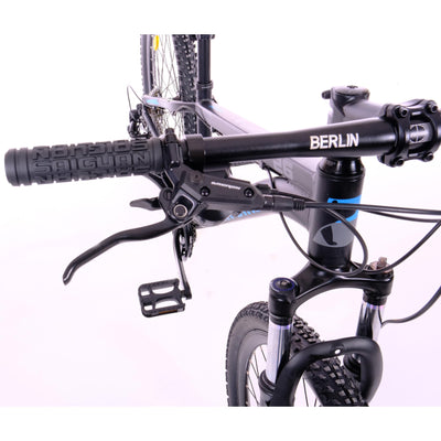 BERLIN BIKE Mountainbike MTB1 – mit komplettem Shimano Set - 21 Gang Shimano FD-TZ500/RD-TY300D, Dacron Hydraulische Scheibenbremsen (Schwarz-Silber, 27,5 Zoll und 51 cm Rahmenhöhe)