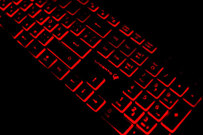 Lacerto® | Bilinguale Russisch-Deutsche beleuchtete Tastatur, USB, Spritzwassergeschützt, Deutsch + Russisch, Russian-German Illuminated Multimedia Keyboard | SPECTRUM-DR500