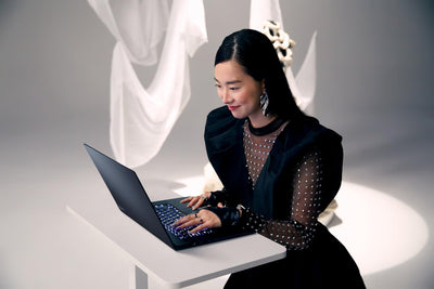 ASUS ProArt P16 | 16" Touch 3K OLED | AMD Ryzen AI 9 HX 370 | RAM: 32GB (DDR5) | SSD: 1TB | NVIDIA RTX 5060 | Aluminium Gehäuse | beleuchtete Tastatur | Windows 11 Pro