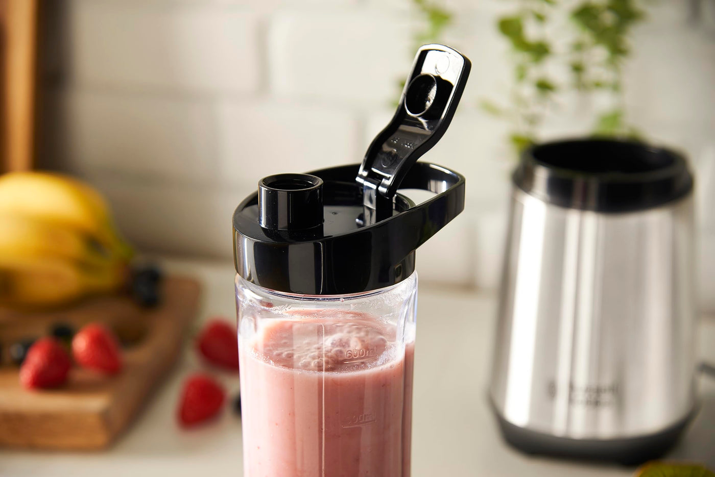 Russell Hobbs Mixer - Standmixer & Smoothie Maker to go [23.500 U/min Power-Motor] inkl. 1x Mixbehälter 600ml (BPA-frei, spülmaschinen- & bruchfest inkl. Deckel) Zerkleinerer, Edelstahl, 23472-56