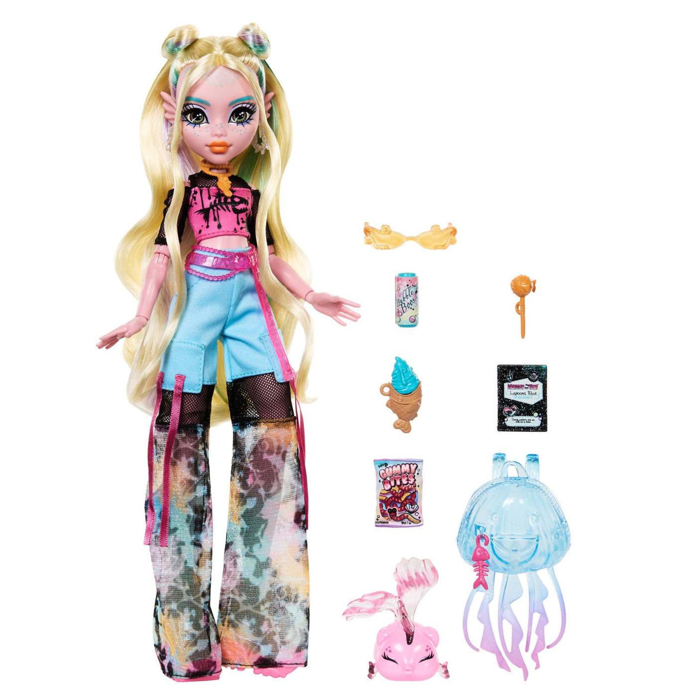 Monster High Lagoona Blue Puppe in Mesh-T-Shirt und Cargohose mit Haustierfisch Neptuna und Accessoires wie Rucksack, Snack und Notizbuch, HXH75
