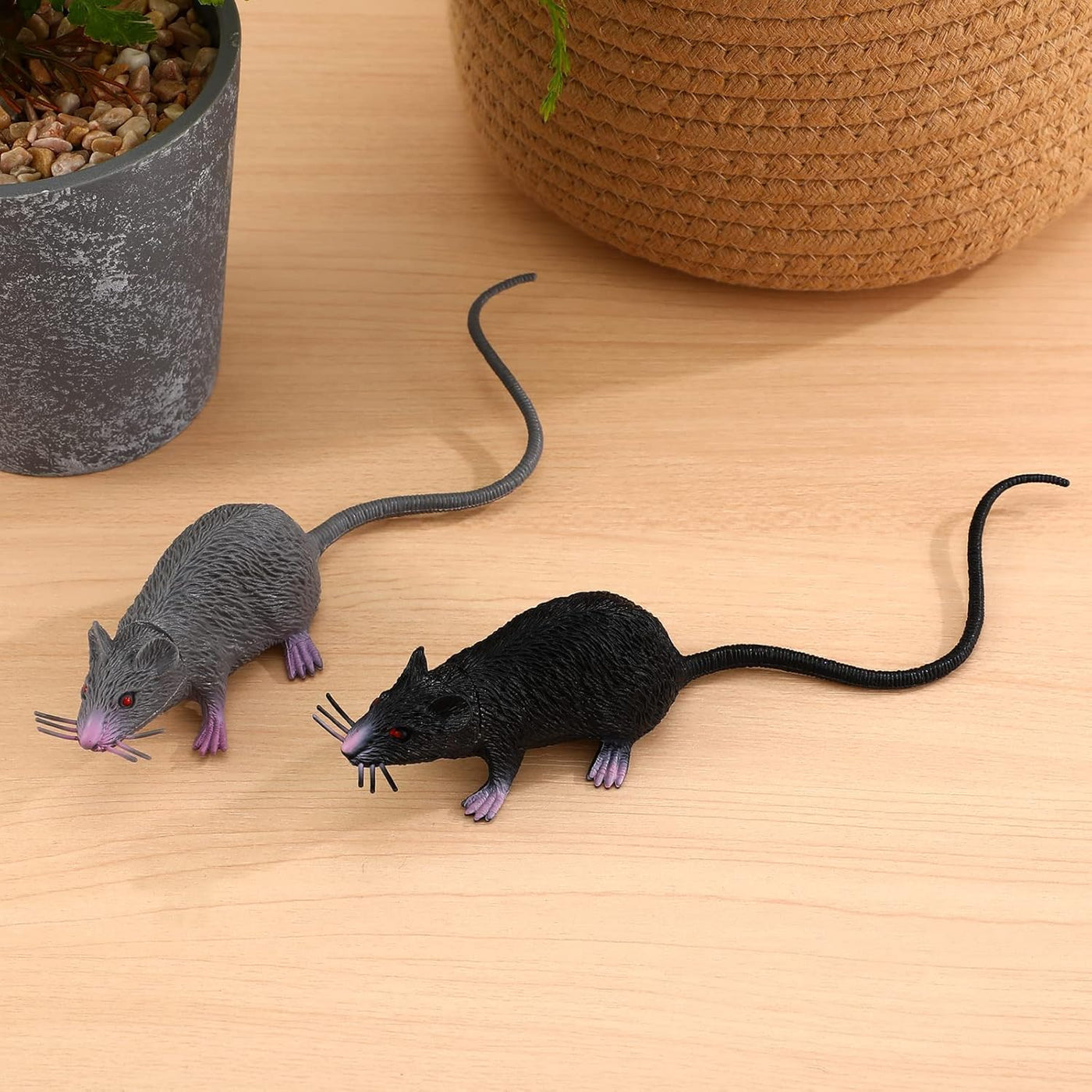 2 Stück Gefälschte Ratten Kunststoff Maus Modell Figuren Realistische Gruselig Ratten Spielzeug Halloween Deko Kinder Tricks Streiche Requisiten Spielzeug für Party- und Scherzartikel, Ornamente