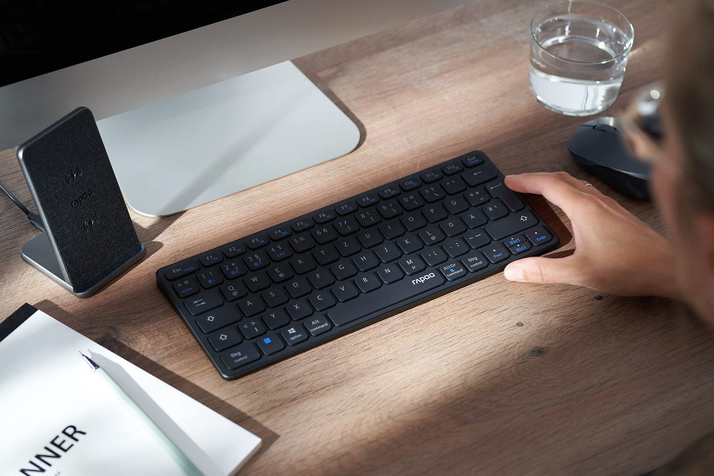 Rapoo 9600M kabelloses Tastatur-Maus Set Wireless Deskset 1300 DPI Sensor wiederaufladbarer Akku flaches Aluminium Design DE-Layout QWERTZ PC & Mac - dark grey