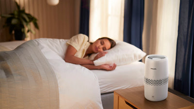 Philips Luftbefeuchtung 2000er Serie - NanoCloud-Technologie, Befeuchtet Räume bis zu 31m2, 2L Wassertank, 99% weniger Bakterien, Weiß, (HU2510/10)