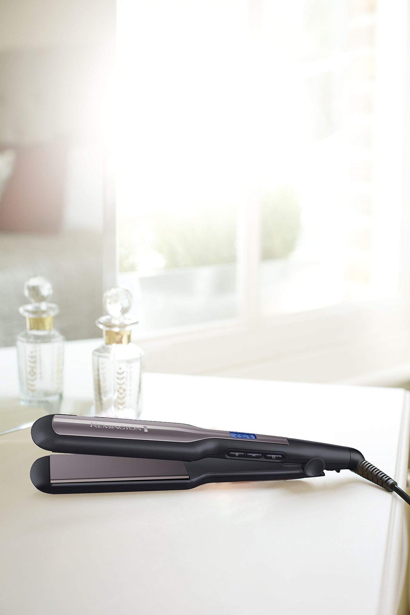 Remington Glätteisen breit Pro-Ceramic Extra (extra breite 45mm Stylingplatten -speziell für dickes, krauses, lockiges und sehr langes Haar) LCD-Display, 150-230°C, Haarglätter S5525