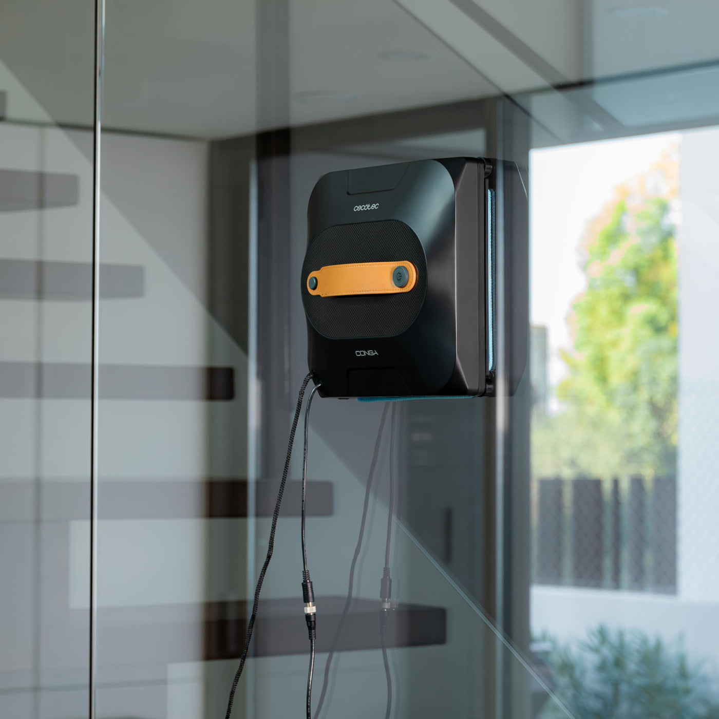 Cecotec Robot Fensterreiniger Conga Windroid 1390 Double Spray Connected 3in1; Sprüht, reinigt und trocknet, Doppelspray, APP, Fernbedienung, 8Modi, Aktionsradius 7,5m, Sicherheitskordel, Reinigungsse