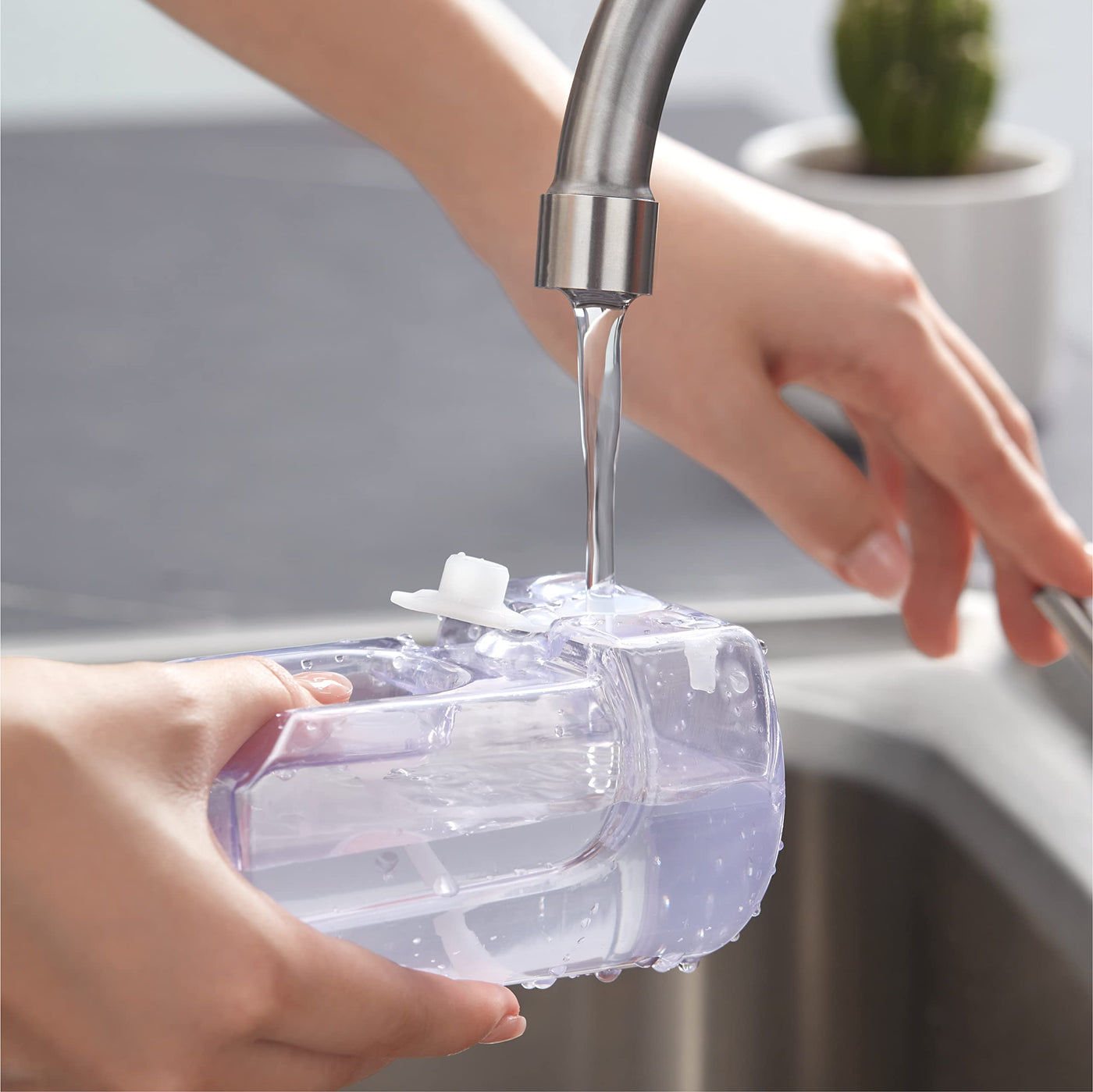 Midea MSM2115WW Dampfbesen, 10 in 1 Dampfreiniger, tötet 99,9% der Bakterien ohne chemische Rückstände, erfüllt verschiedene Reinigungsszenen; Weiß und Silber