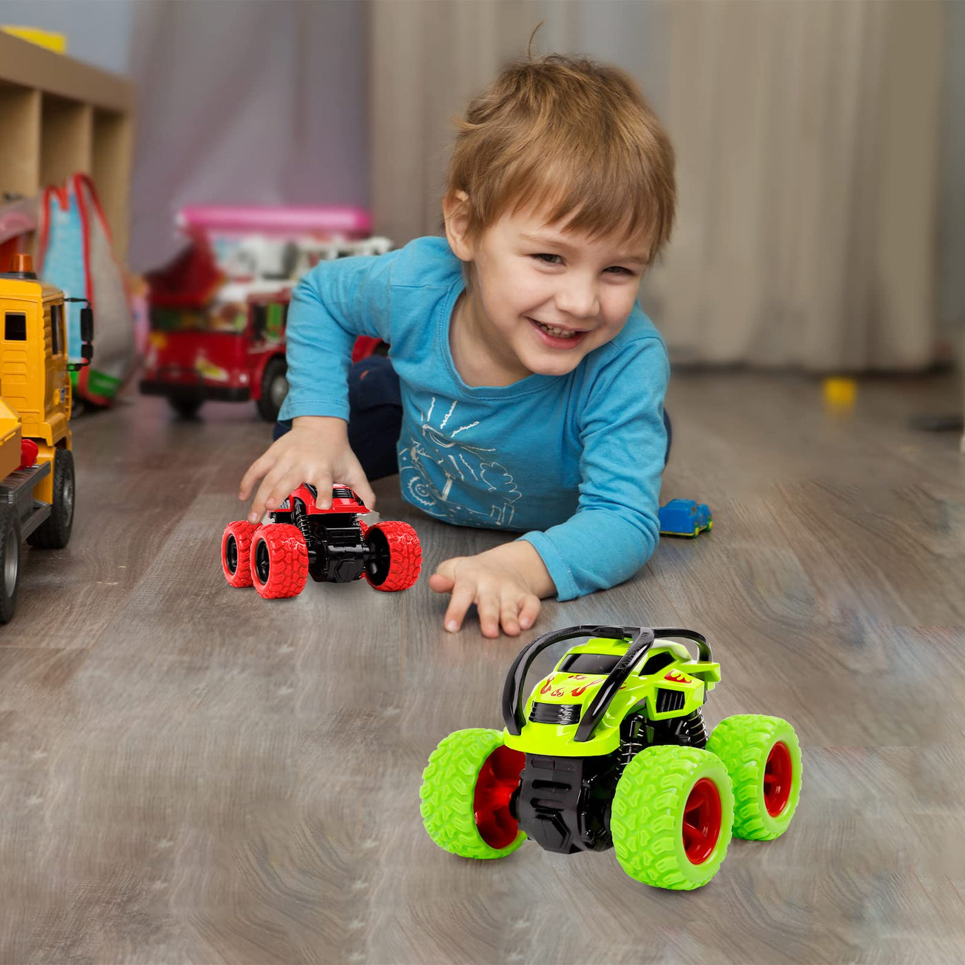 Monster Trucks Spielzeug, Zurückziehen Auto Trägheit Reibungsbetriebene Autos 360 Grad Rotierendes Geländewagen Spielzeugauto für 3-10 Jahre Alte Jungen Mädchen Kinder (2 Stück, Grün Rot)