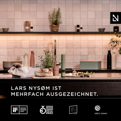 LARS NYSØM Salz und Pfeffer Mühlen Set aus Edelstahl mit einstellbarem Keramik-Mahlwerk 2 Stück I Design Gewürzmühlen Set Manuell (2er Set) (Brown/Beige)