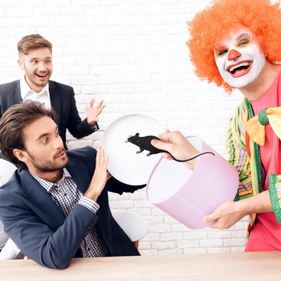 2 Stück Gefälschte Ratten Kunststoff Maus Modell Figuren Realistische Gruselig Ratten Spielzeug Halloween Deko Kinder Tricks Streiche Requisiten Spielzeug für Party- und Scherzartikel, Ornamente