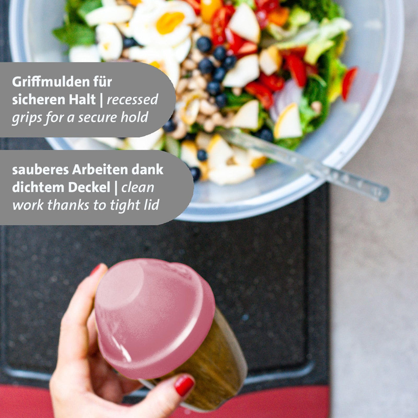 Westmark Schüttelbecher – Dressingshaker mit herausnehmbarer Mixscheibe, Fassungsvermögen: 0,25 l, Höhe: 12,8 cm, Kunststoff, BPA-freier Mixbecher (Klar/Rosa)