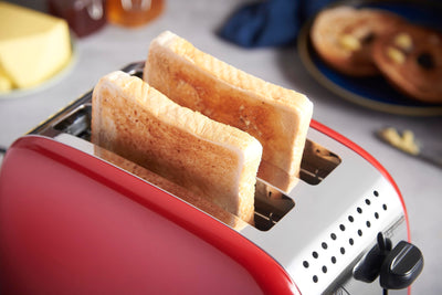 Russell Hobbs Toaster [für 2 Scheiben] Colours Plus Edelstahl Rot (extra breite Toastschlitze, inkl. Brötchenaufsatz, 6 Bräunungsstufen + Auftaufunktion, Lift & Look-Funktion, 1600W) 26554-56