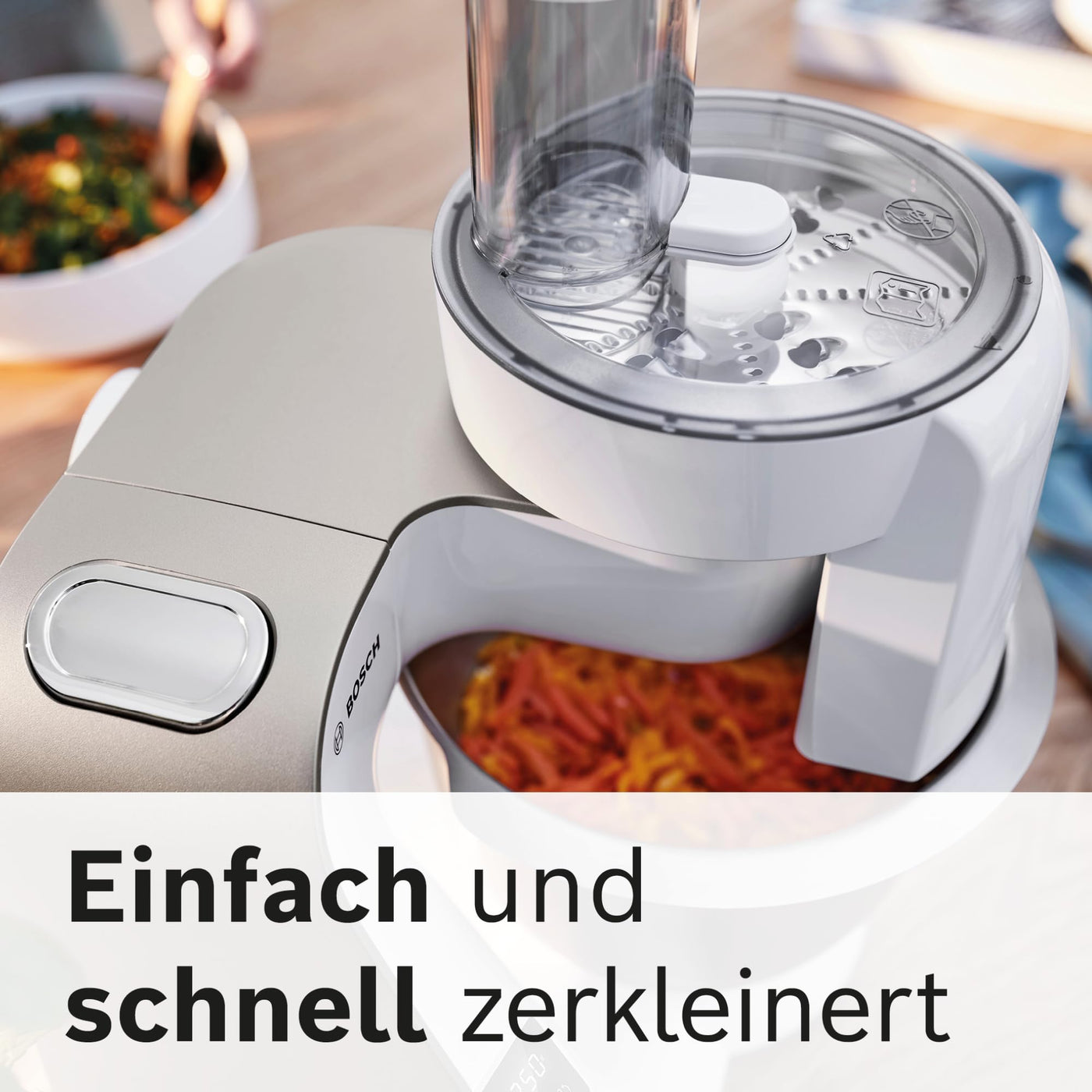 Bosch Küchenmaschine Serie 4 MUM5XW20, Edelstahl-Schüssel 3,9 L, integrierte Waage, Mixer 1,25 L, Profi-Knethaken, Schnee-, Silikonbesen, Durchlaufschnitzler, 4 Scheiben, 1000 W, Weiß/Silber