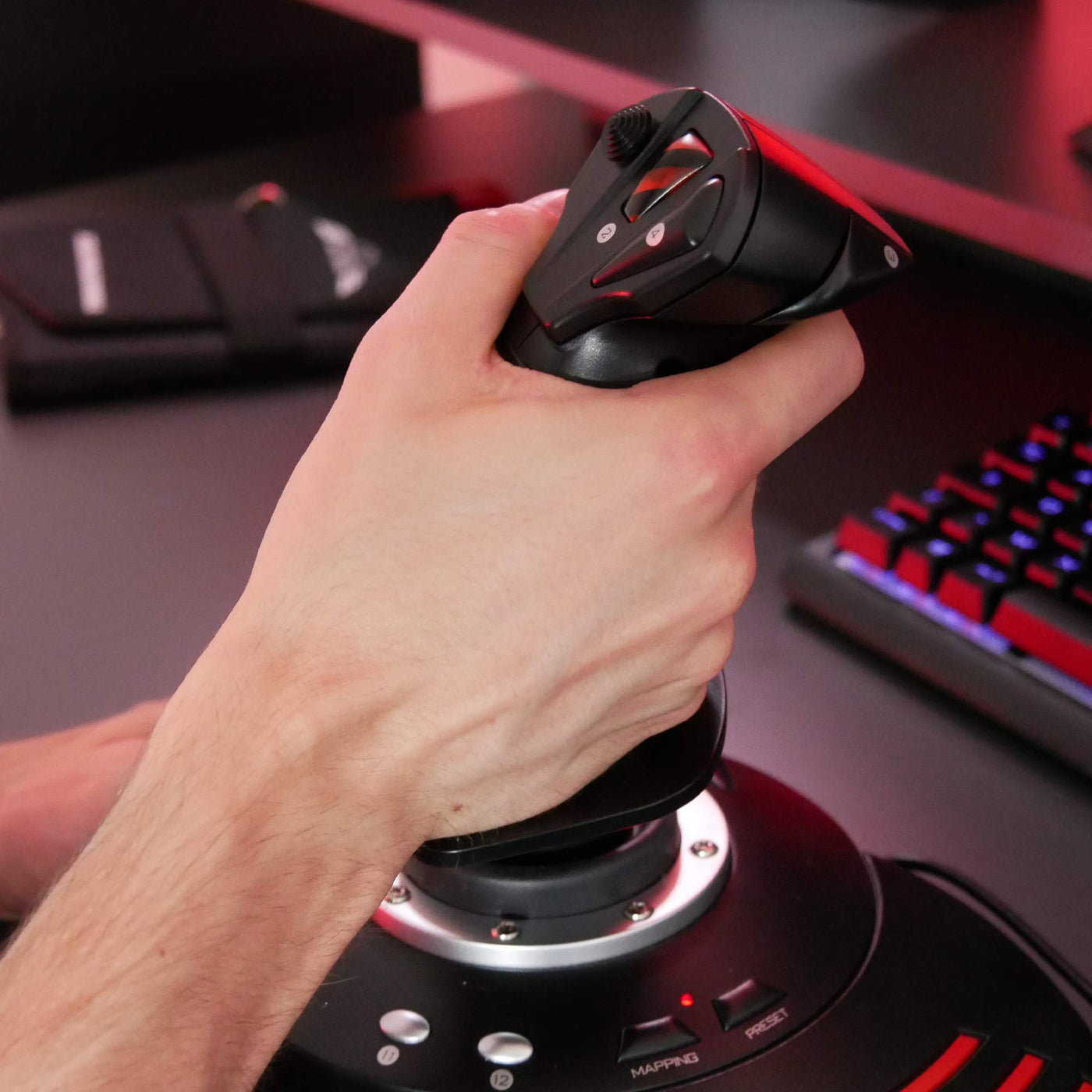 Thrustmaster T.Flight Stick X, Joystick mit Rudersteuerung, umprogrammierbaren Tasten und Achsen, Drehgriff, integriertem Schubhebel, Schnellfeuerauslöser, PC/USB-kompatibel