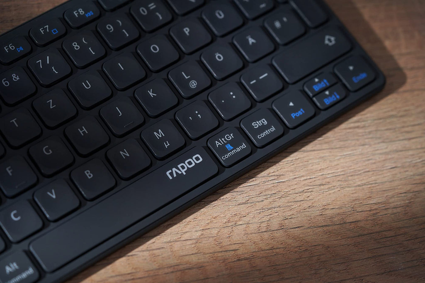 Rapoo 9600M kabelloses Tastatur-Maus Set Wireless Deskset 1300 DPI Sensor wiederaufladbarer Akku flaches Aluminium Design DE-Layout QWERTZ PC & Mac - dark grey