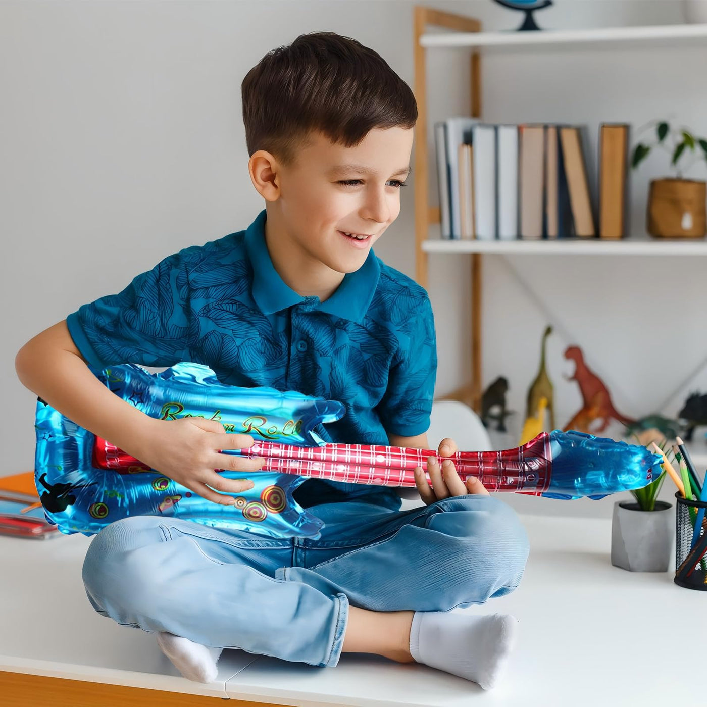 12 Stück Aufblasbare Gitarre,Aufblasbares Musikinstrument Aufblasbare Rockgitarre Rockstar Spielzeug mit Glöckchen,Aufblasbare Party Requisiten für Kinder Erwachsene Party Dekoration