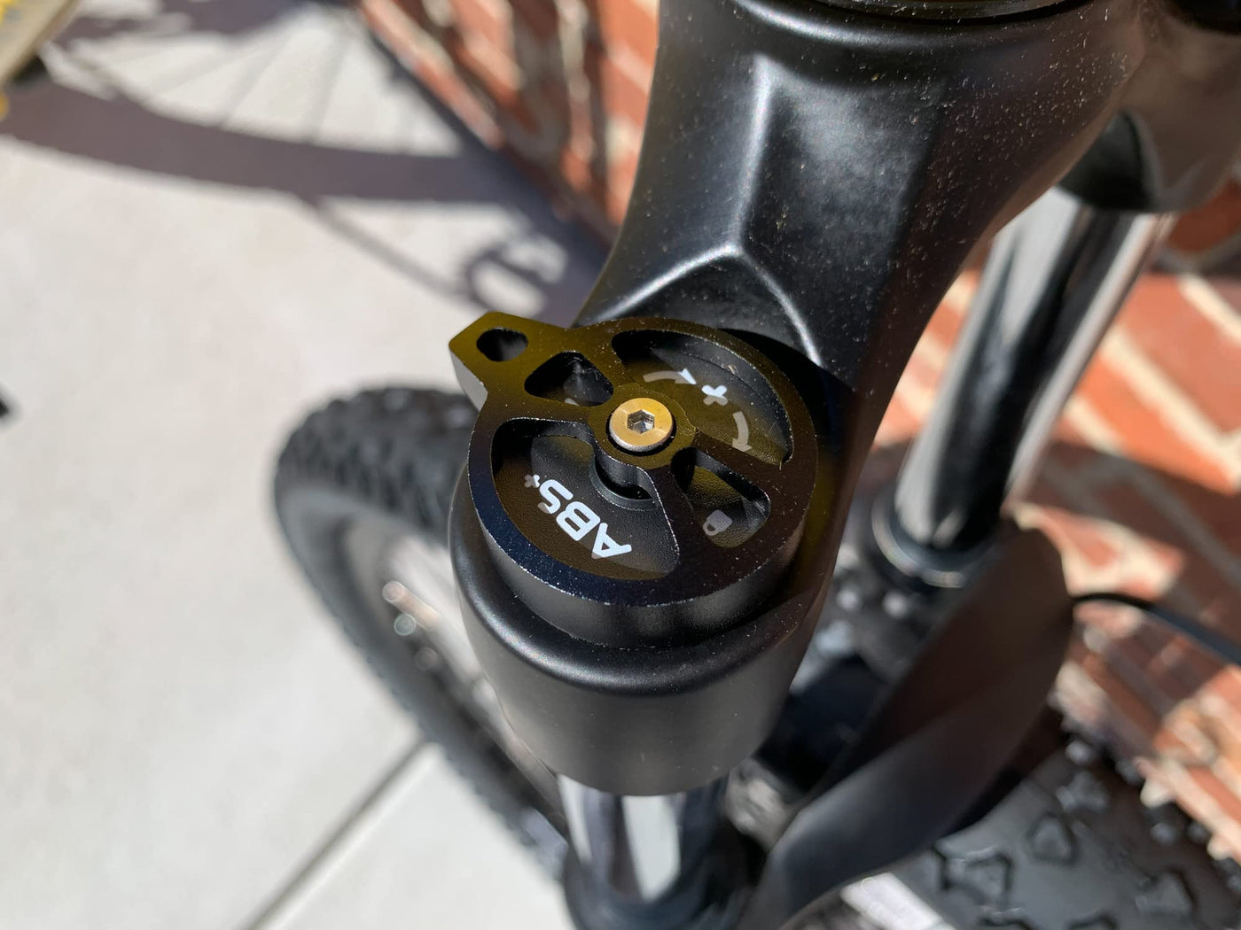 Eastern Bikes Alpaka 29" Leichtgewichts-MTB Mountainbike, 9-Gang, hydraulische Scheibenbremsen, vordere Federung in 4 Rahmengrößen erhältlich (15", Gelb)