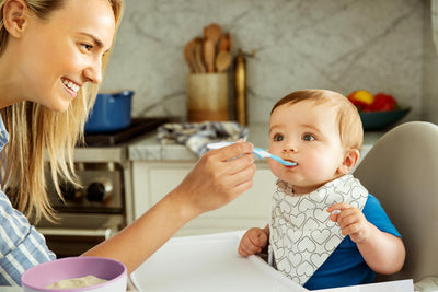 Munchkin Babylöffel mit weicher Spitze, Beikostlöffel-Set mit ergonomischen Griffen, spülmaschinenfestes Plastikbesteck, für Babys & Kleinkinder, BPA-frei - 6er-Set