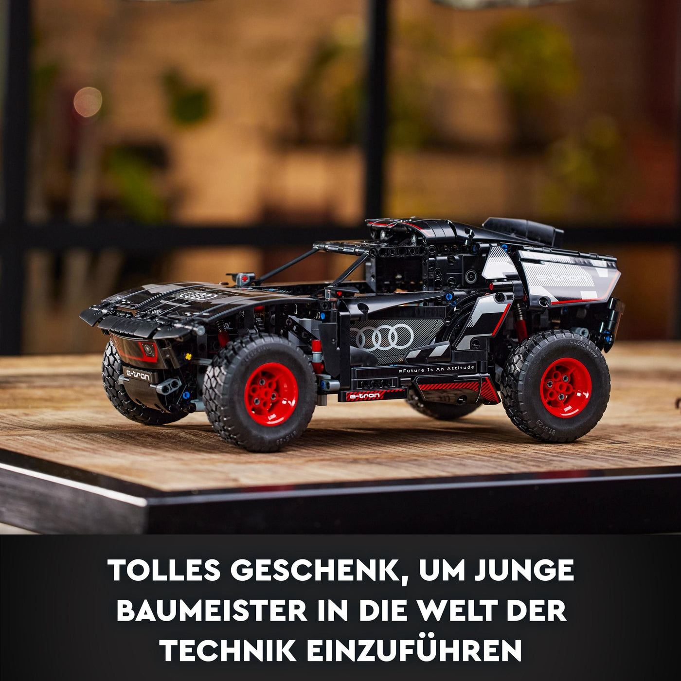 LEGO 42160 Technic Audi RS Q e-tron, ferngesteuertes Rallye-Auto-Spielzeug, Dakar-Rallye-Geländewagen, App-gesteuerter RC mit Control+, Geschenk für Jungen, Mädchen und Fans ab 10 Jahren zum Bauen