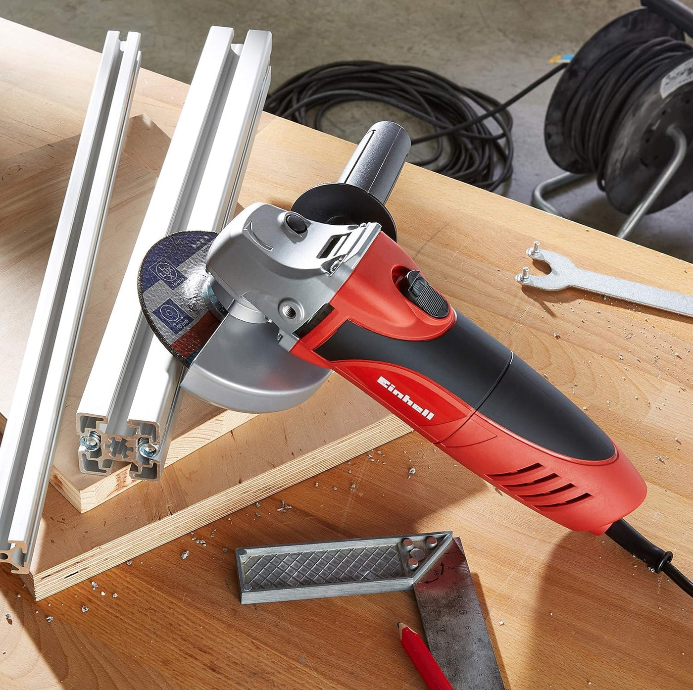 Einhell Winkelschleifer TC-AG 125 (850W, 12.000 1/min Drehzahl, 125mm Scheiben-ø, Scheibenschutz, Spindelarretierung, flacher Aluminium-Getriebekopf)