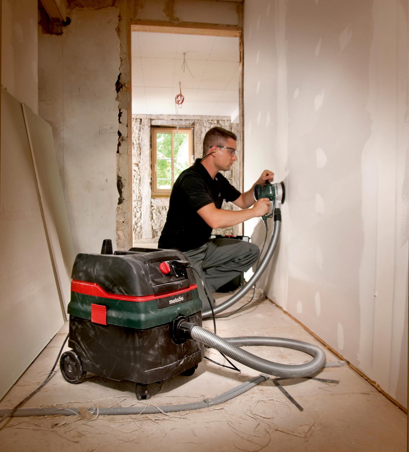 Metabo Allessauger ASR 25 L SC – 602024000 – Nass-/Trockensauger mit halbautomatischer Filterabreinigung – 8 m Kabellänge, Schwarz