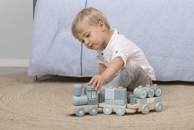 Little Dutch Holz Zug Eisenbahn mit Steckformen Adventure blau