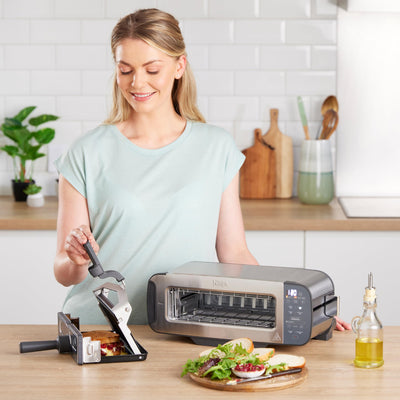 Ninja Foodi 3-in-1 Toaster, Elektrogrill mit Deckel, Panini-Presse mit Flip-Design, 7 Kochfunktionen, 7 Toastlinien, Backblech und Krümelschale, Edelstahl, ST202EU