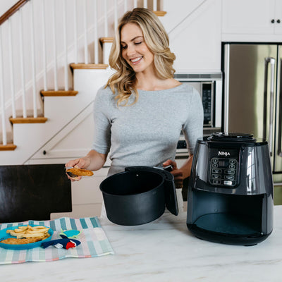 Ninja Foodi FlexDrawer Dual Zone Heißluftfritteuse, Airfryer mit 10,4-Fach und herausnehmbarem Trenner, Antihaftbeschichtung, spülmaschinenfester Korb, 7-in-1, Schwarz AF500EU