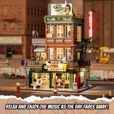 FUNWHOLE Plattenladen Beleuchtung Klemmbausteine Haus - 1980 Pcs Street Fusion Audio Shop, Multi-Form Modular Building Sammlung Kit für Erwachsene & Musikliebhaber,F9058