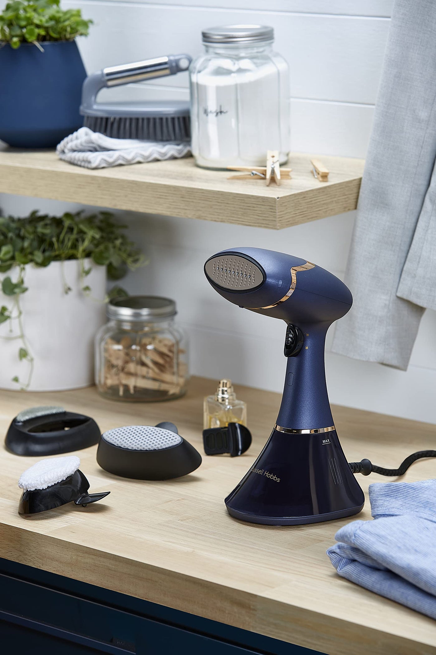 Russell Hobbs Dampfglätter [Testsieger] Bügeleisen Multi Steam Genie Pro Aroma (1800W, 32g/min Dampf, Reisebügeleisen inkl. 3 Aufsätze: Kleidung, Vorhänge, Polstermöbel) 28041-56