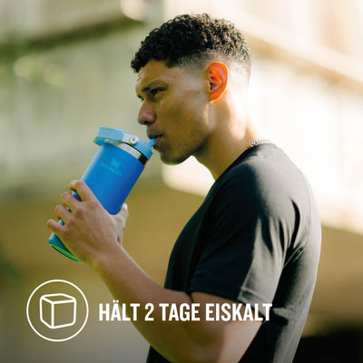 Stanley IceFlow Flip Straw Trinkflasche mit Strohhalm 0.89L - Thermosflasche Hält 12+ Stunden Kalt - Auslaufsicher - Trinkflasche Sport - Wasserflasche BPA Frei - Spülmaschinenfest - Azure