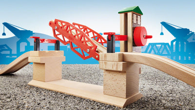 BRIO World 33757 Hebebrücke - Eisenbahnzubehör Holzeisenbahn - Kleinkinderspielzeug empfohlen für Kinder ab 3 Jahren